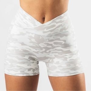 Alphalete Surface Power Short- Silver Camo